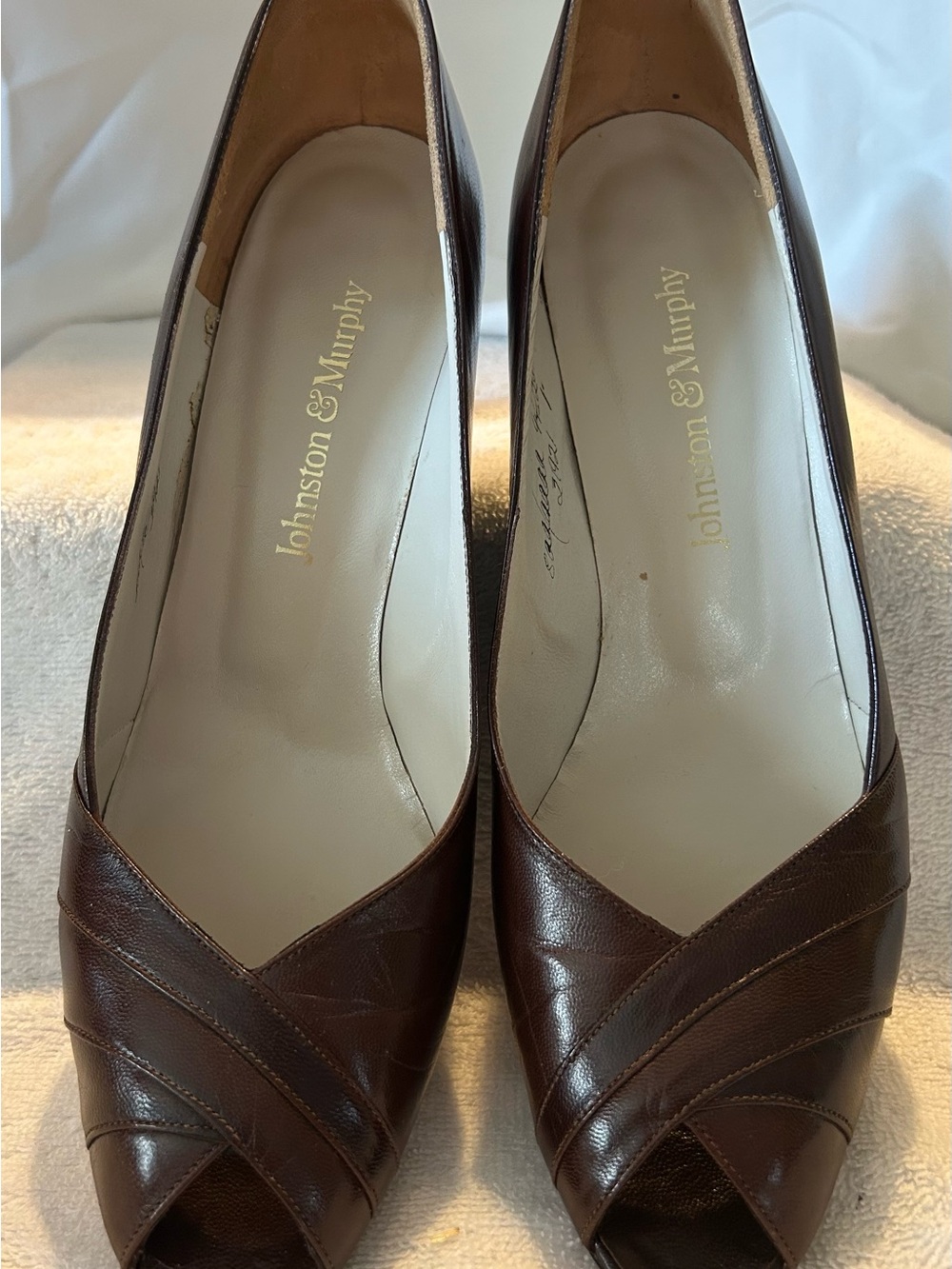 Vtg 90s Johnston & Murphy Brown Leather Peep Toe Pumps Criss Cross Vamp Made USA